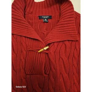 Red collard sweater with gold button